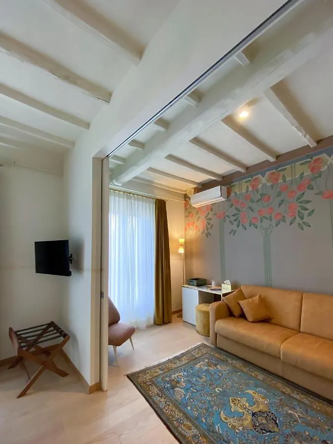 Gasthuis Palazzo Essenza Hotel San Miniato Italië